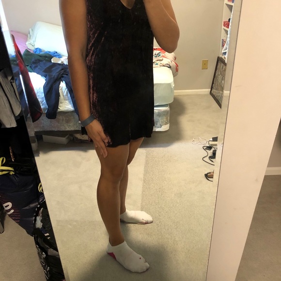 Aritzia velvet dress - Picture 7 of 7